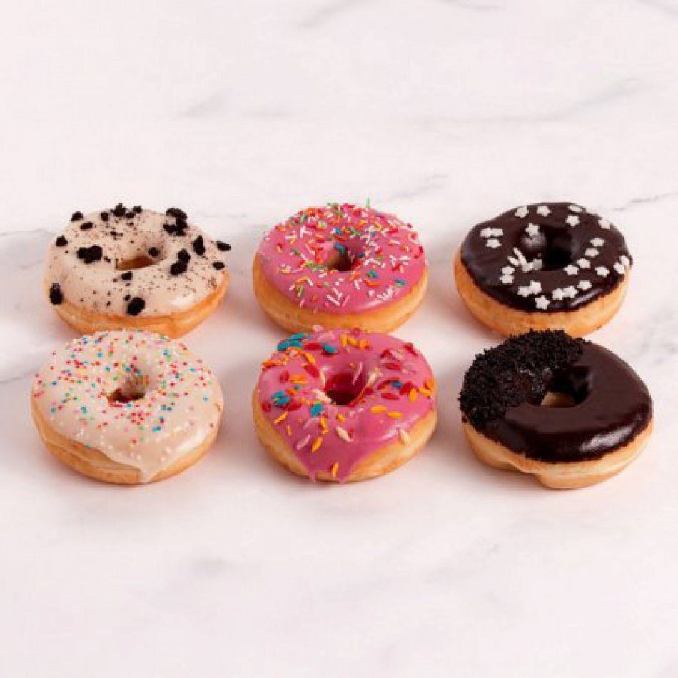 Donuts (6 stuks) – Kleurrijke Donuts met Chocolade & Toppings